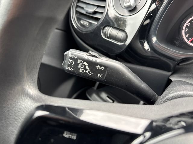 Used 2014 Volkswagen Beetle 1.8T FWD image 32