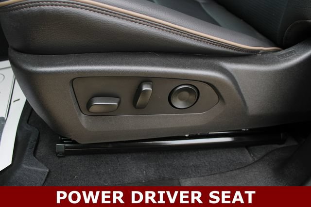 Used 2025 GMC Canyon Denali AWD/4WD image 4