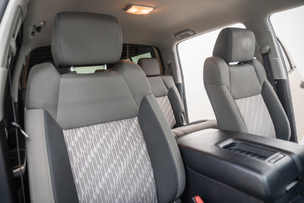 Used 2018 Toyota Tundra SR5 w/ TRD Off Road Package AWD/4WD image 37