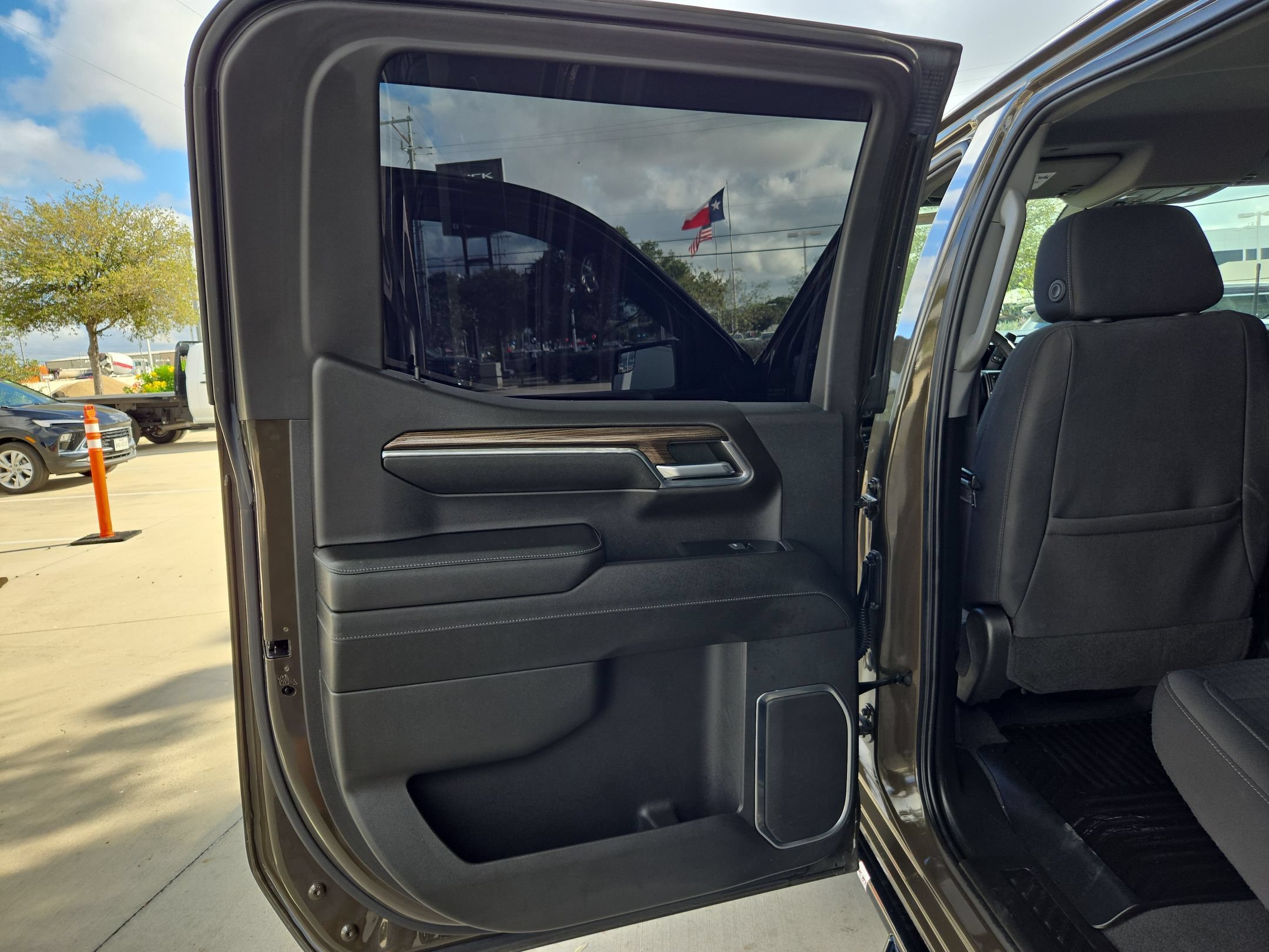 Certified 2023 Chevrolet Silverado 1500 LT AWD/4WD image 14