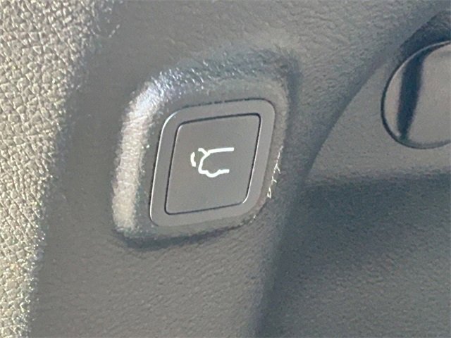 Used 2023 Jeep Cherokee Altitude Lux image 16