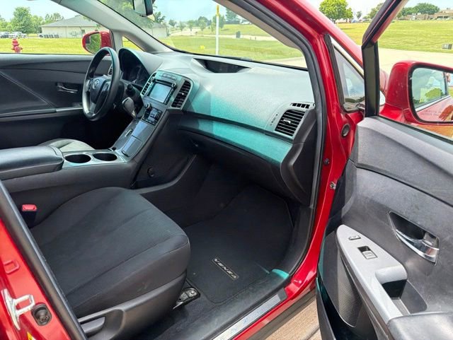 Used 2013 Toyota Venza LE w/ LE Convenience Pkg FWD image 16