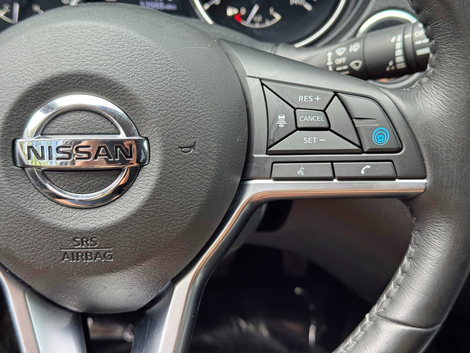 Used 2019 Nissan Rogue SV w/ Premium Package FWD image 22