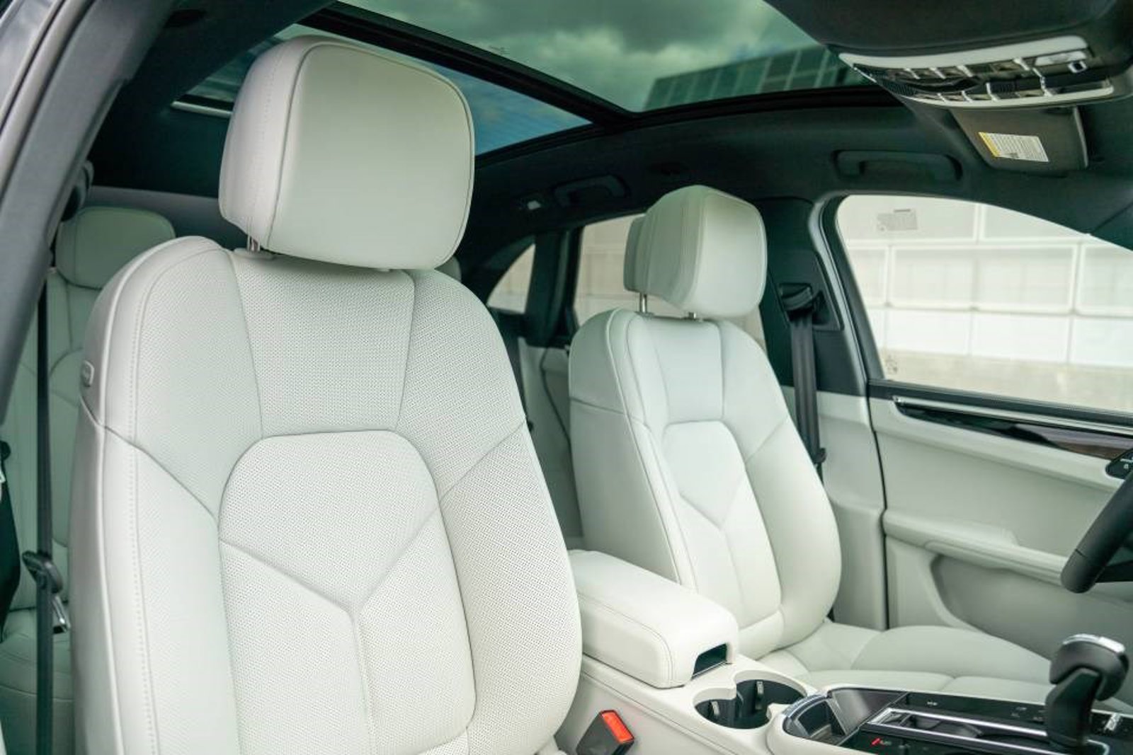 New 2026 Porsche Macan AWD/4WD image 26