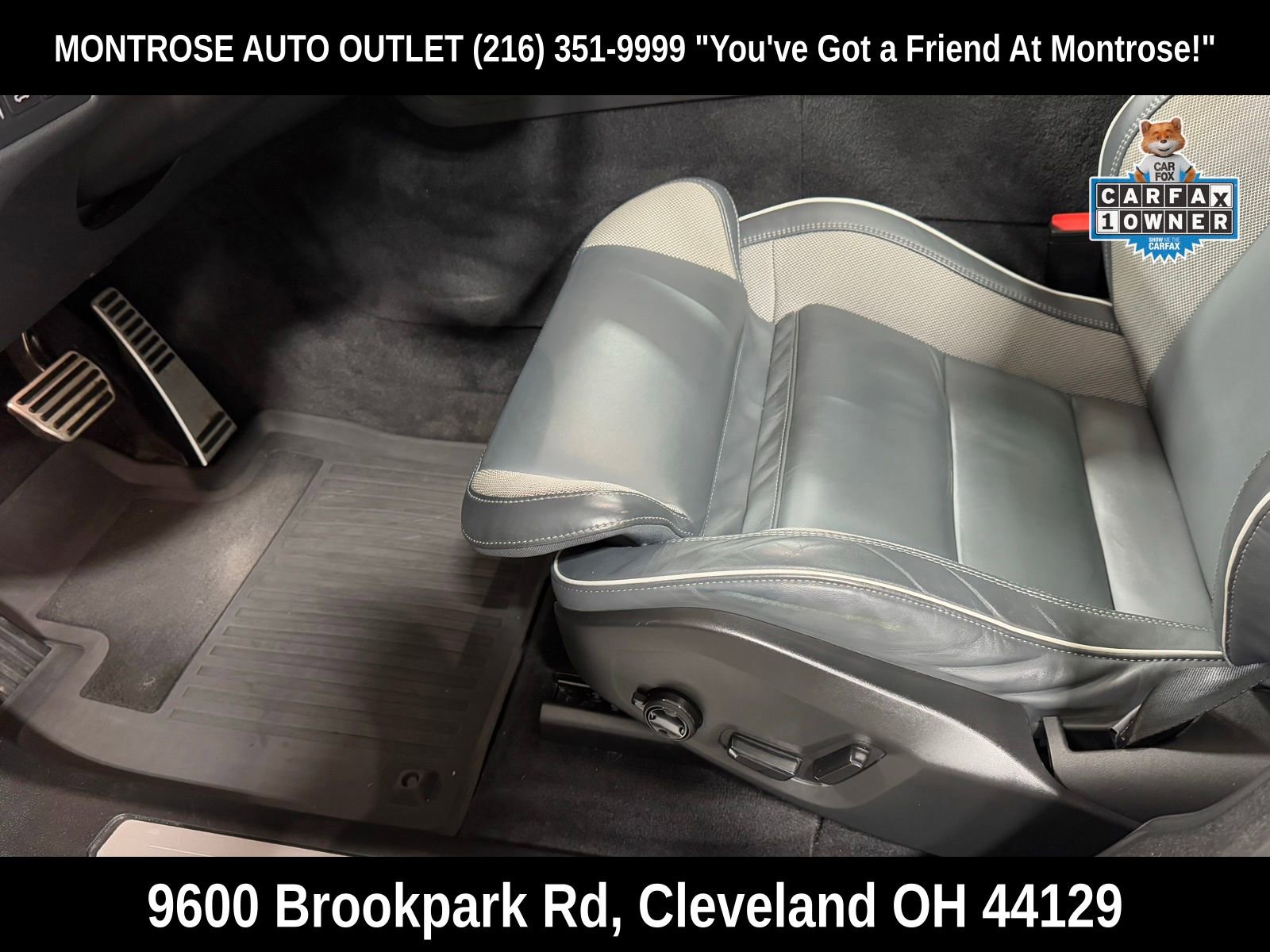 Used 2022 Volvo XC60 T8 R-Design w/ Advanced Package image 16