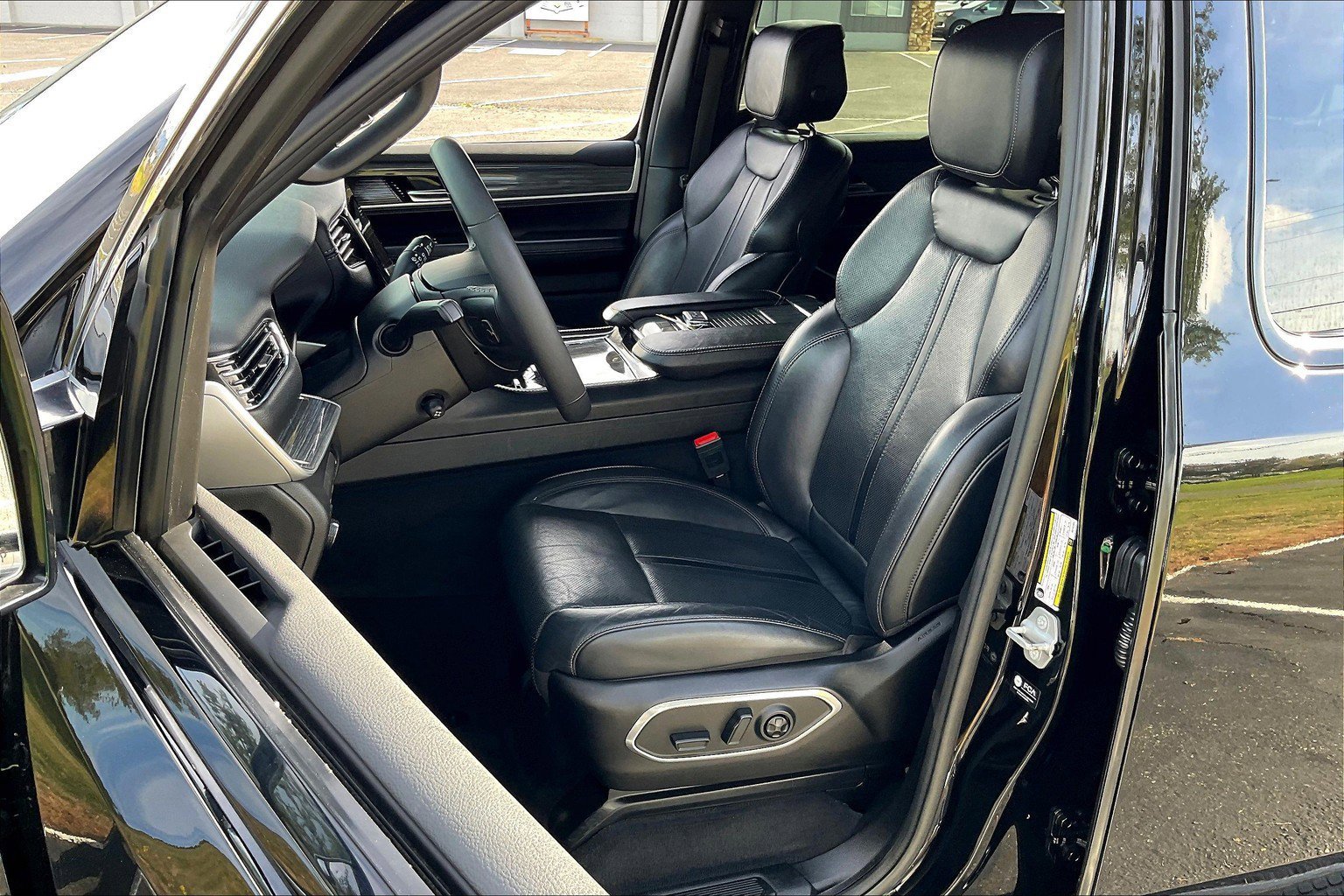 Used 2022 Jeep Wagoneer Series II image 23