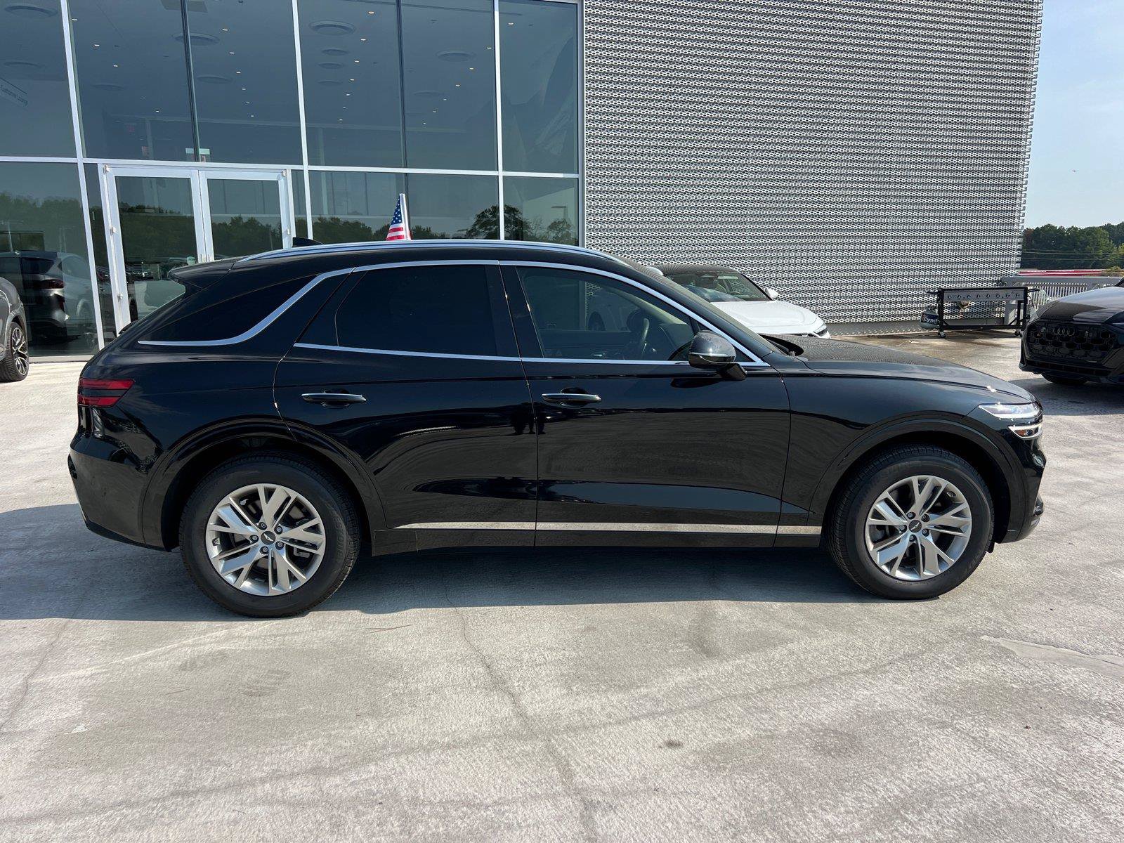Used 2023 Genesis GV70 2.5T AWD/4WD image 4