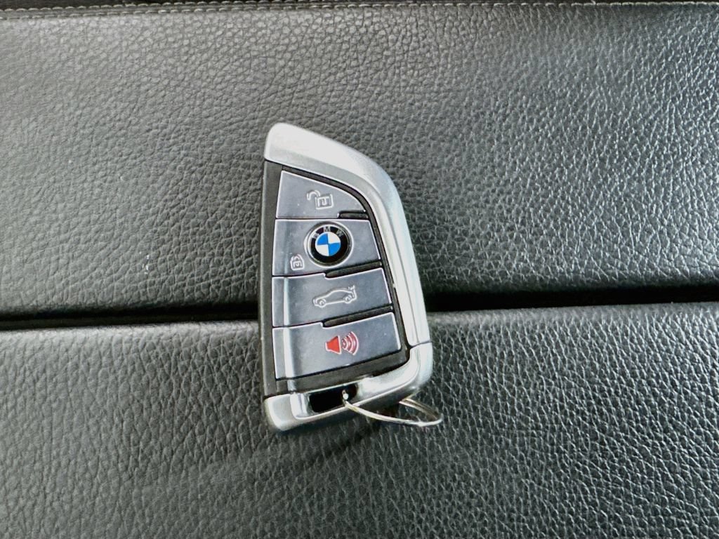 Used 2017 BMW 530i xDrive AWD/4WD image 28