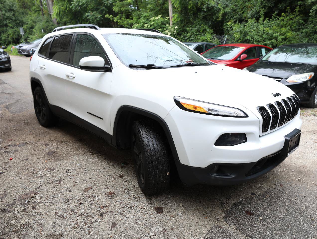 Used 2018 Jeep Cherokee Latitude w/ Altitude Package AWD/4WD image 4