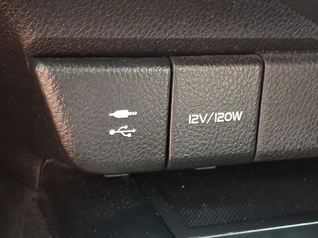 Used 2019 Toyota Camry LE w/ Convenience Package FWD image 23