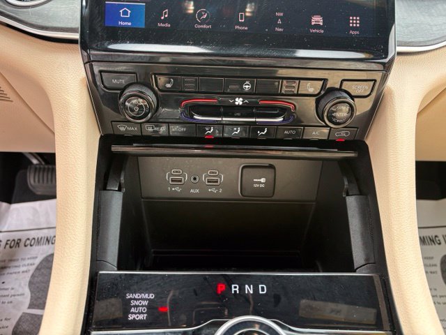 Used 2024 Jeep Grand Cherokee Limited AWD/4WD image 21