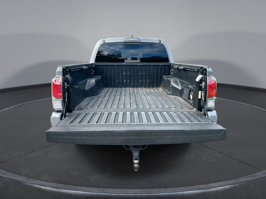 Used 2020 Toyota Tacoma TRD Sport AWD/4WD image 30