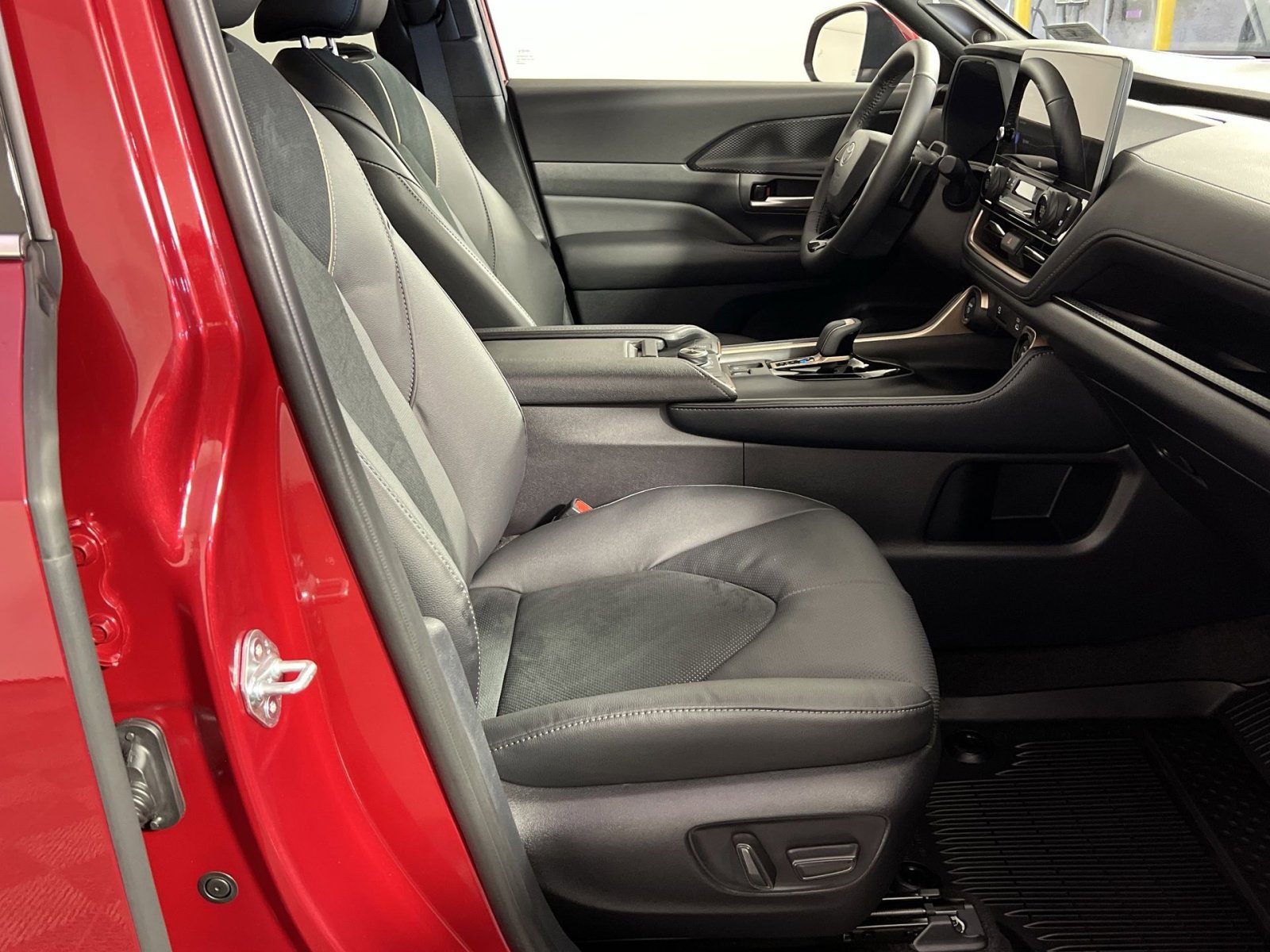 Used 2026 Toyota Grand Highlander MAX Platinum image 29