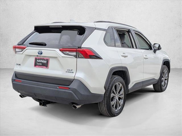 Used 2022 Toyota RAV4 XLE Premium AWD/4WD image 5
