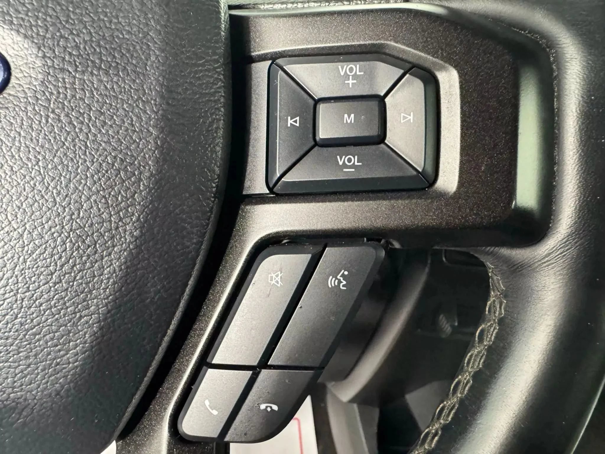 Used 2020 Ford Expedition Limited w/ Equipment Group 302A AWD/4WD image 17