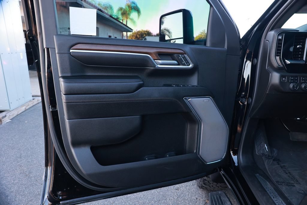 Used 2024 Chevrolet Silverado 2500 High Country AWD/4WD image 17