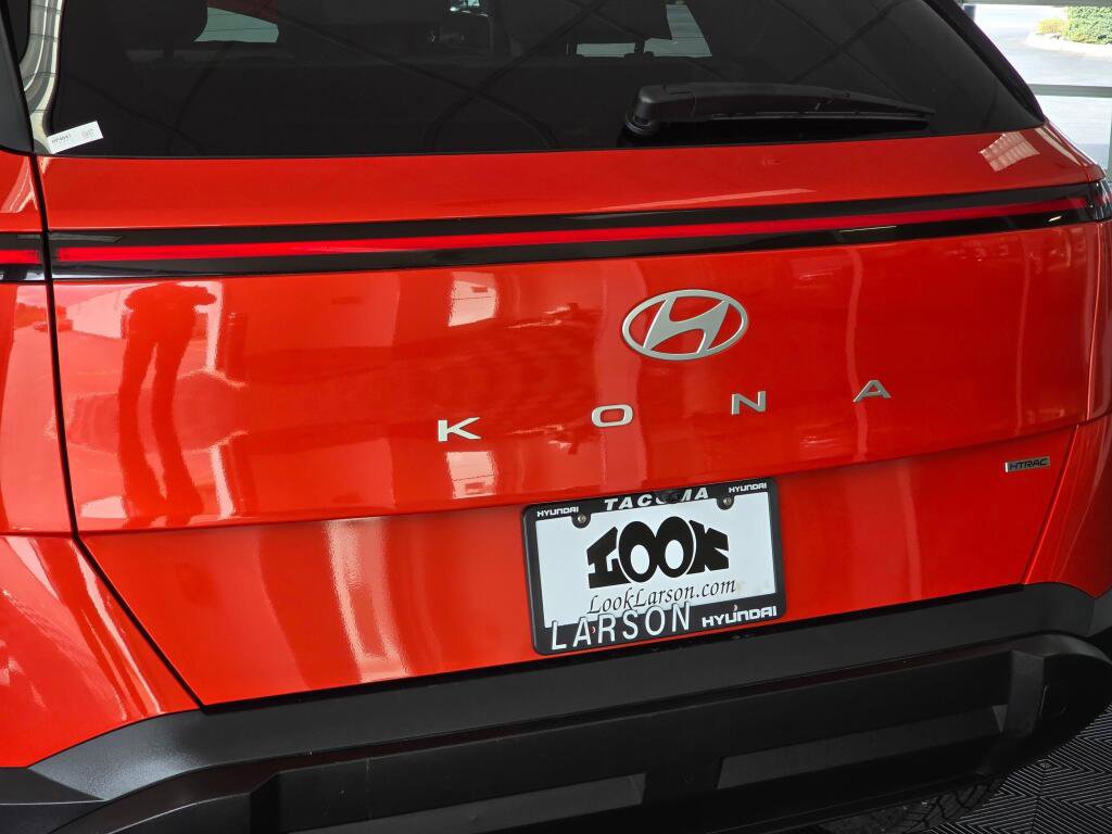 Used 2025 Hyundai Kona SEL AWD/4WD image 12