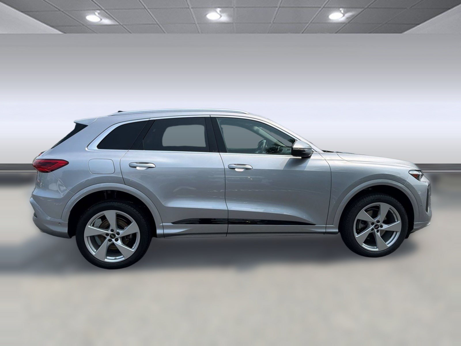 Certified 2025 Audi Q5 Premium Plus AWD/4WD image 8