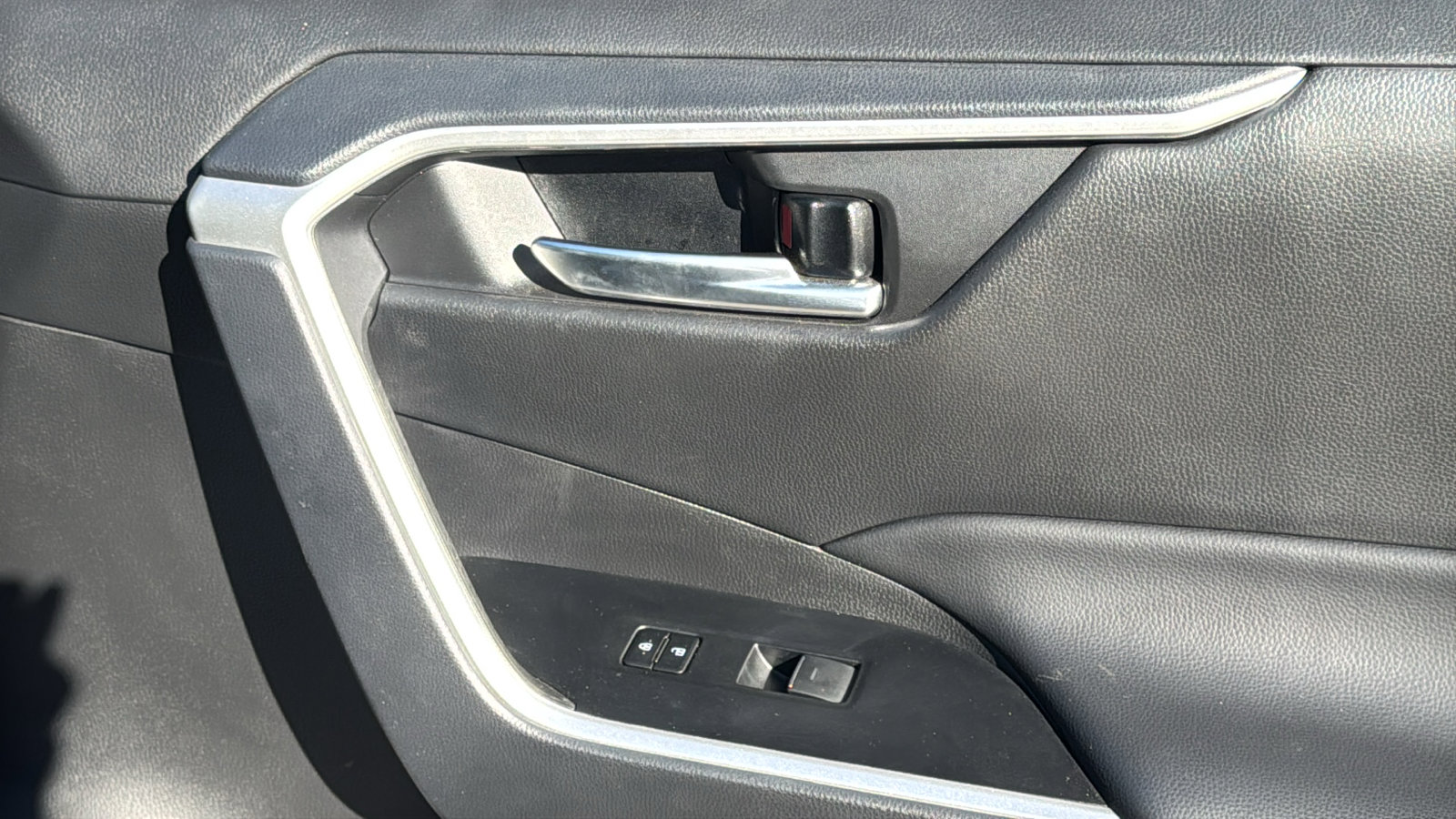 Used 2024 Toyota RAV4 XLE Premium image 29