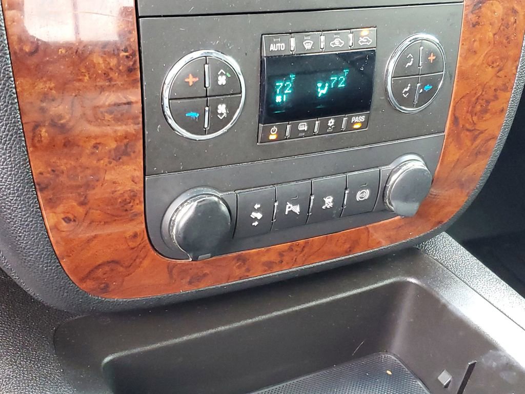 Used 2011 Chevrolet Silverado 2500 LTZ w/ LTZ Plus Package AWD/4WD image 19