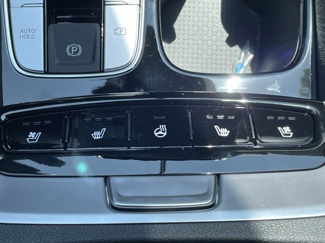 Used 2024 Hyundai Santa Cruz Limited image 17