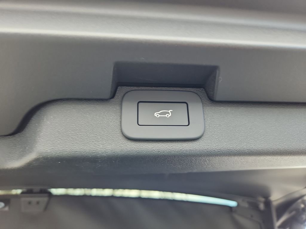 New 2026 Land Rover Discovery S image 14