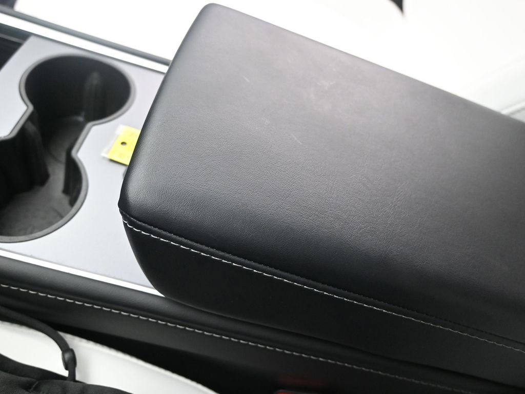 Used 2023 Tesla Model 3 Standard Range image 33