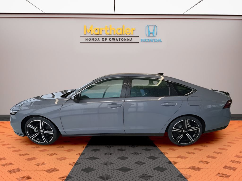 Used 2023 Honda Accord Sport image 2