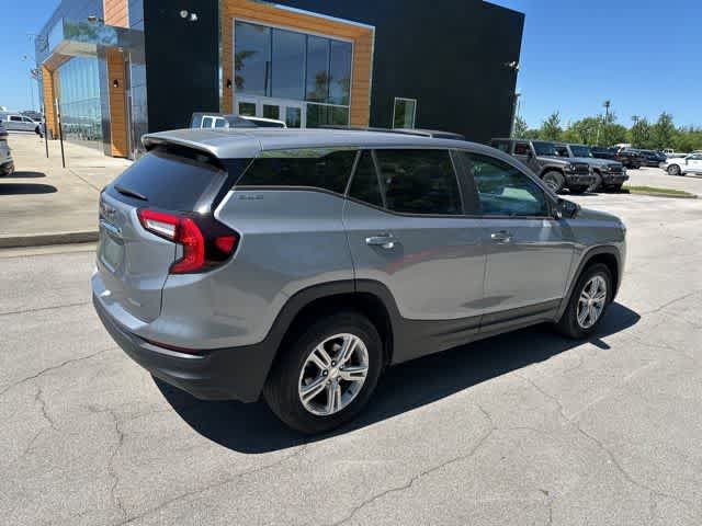Used 2024 GMC Terrain SLE AWD/4WD image 21