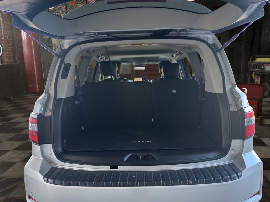 Used 2024 Nissan Armada SL w/ Captain's Chairs Package image 10