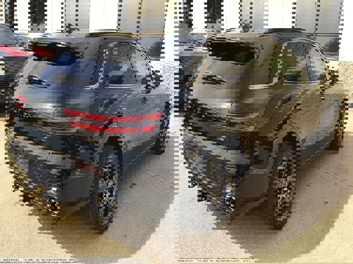 Used 2023 Genesis GV70 2.5T w/ Sport Prestige Package image 5