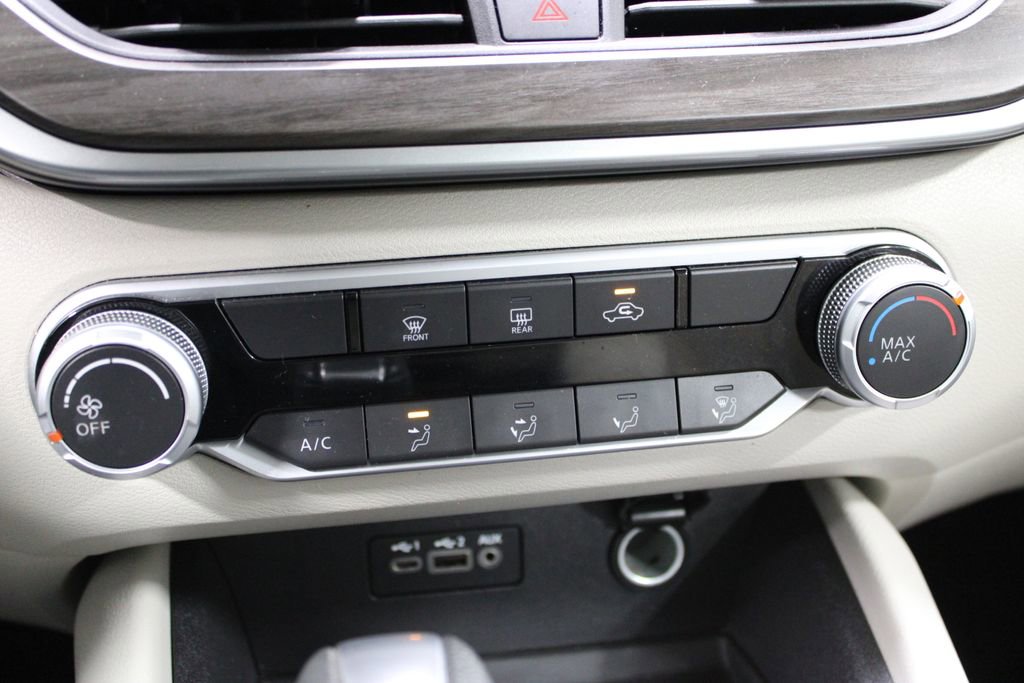 Used 2025 Nissan Altima 2.5 SV image 31