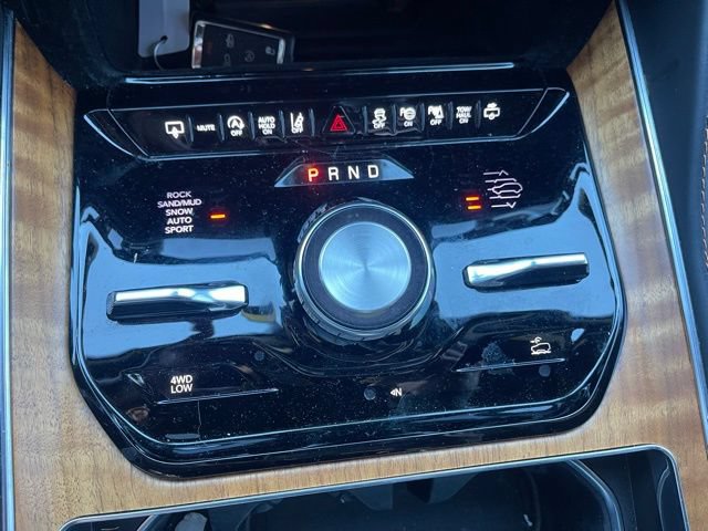 Used 2023 Jeep Grand Wagoneer L Series III w/ Rear Seat Video Group 1 AWD/4WD image 27