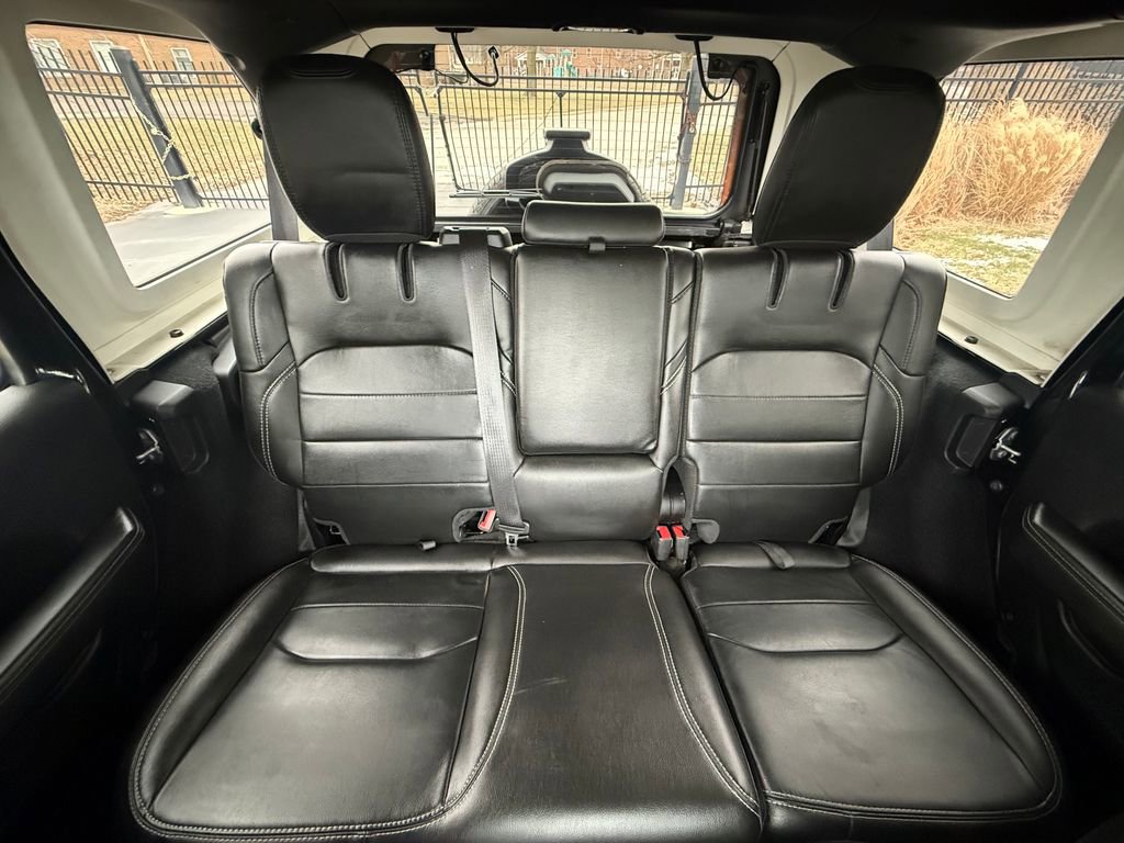 Used 2023 Jeep Wrangler Unlimited Sahara w/ Cold Weather Group image 16