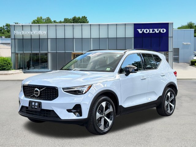 Certified 2026 Volvo XC40 B5 Plus