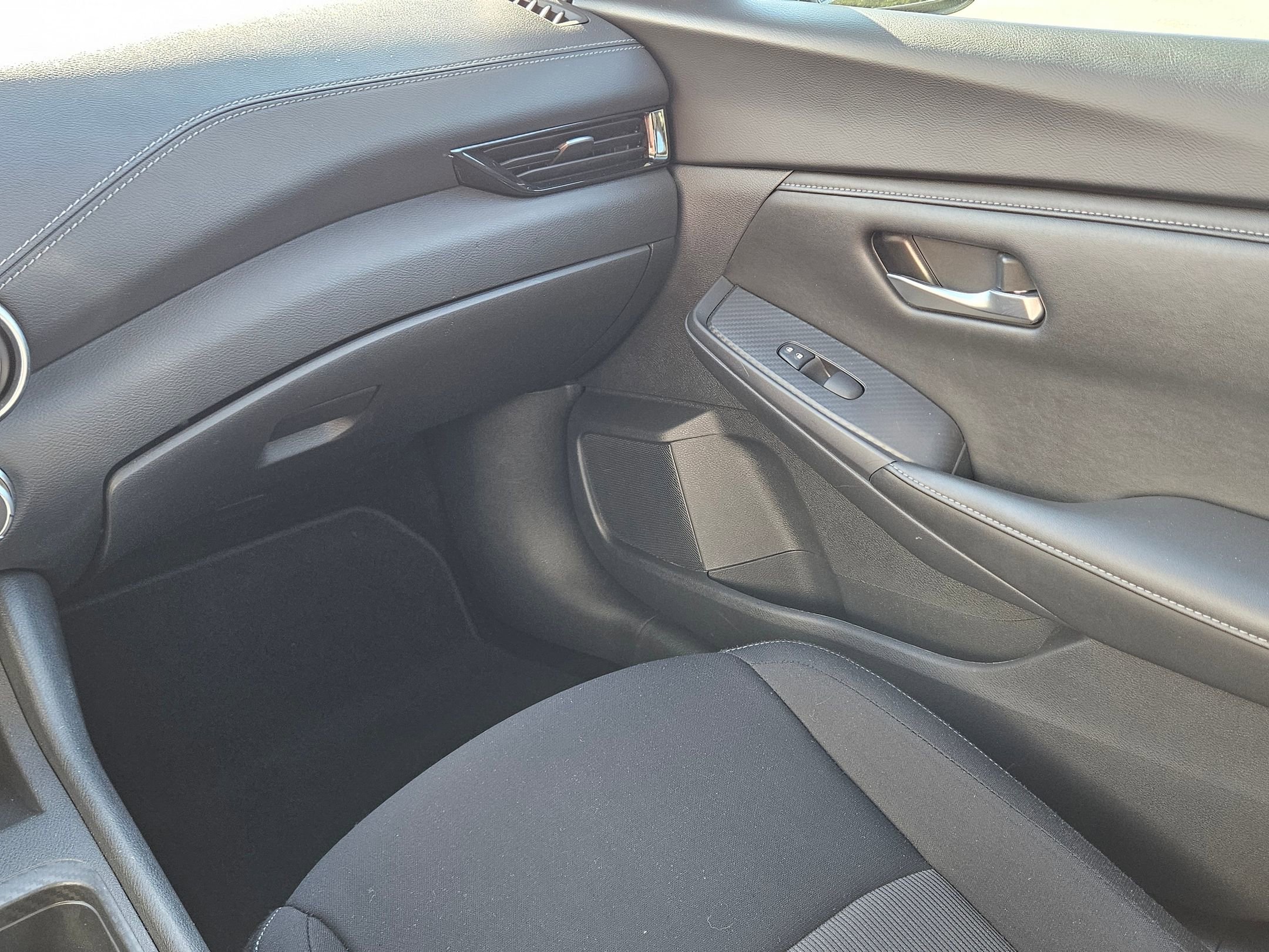 Used 2024 Nissan Sentra SV image 11