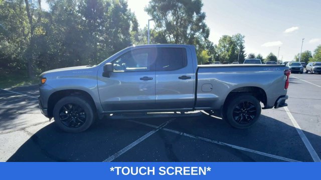 Used 2020 Chevrolet Silverado 1500 Custom w/ Custom Value Package AWD/4WD image 6