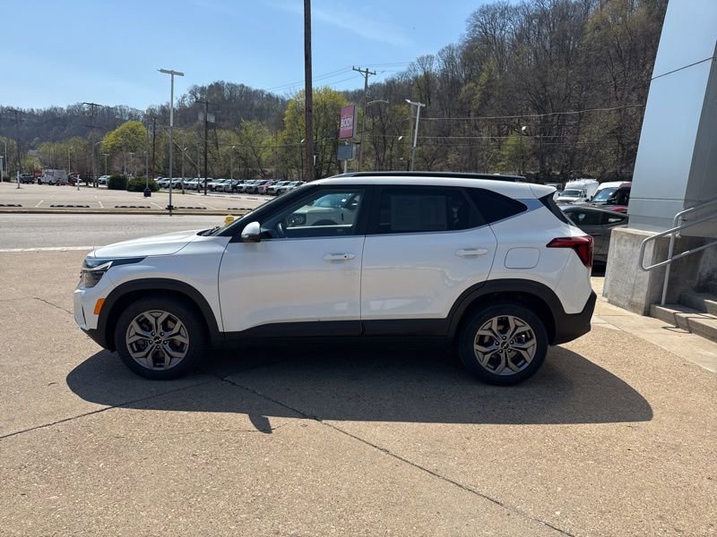 Certified 2024 Kia Seltos S image 4