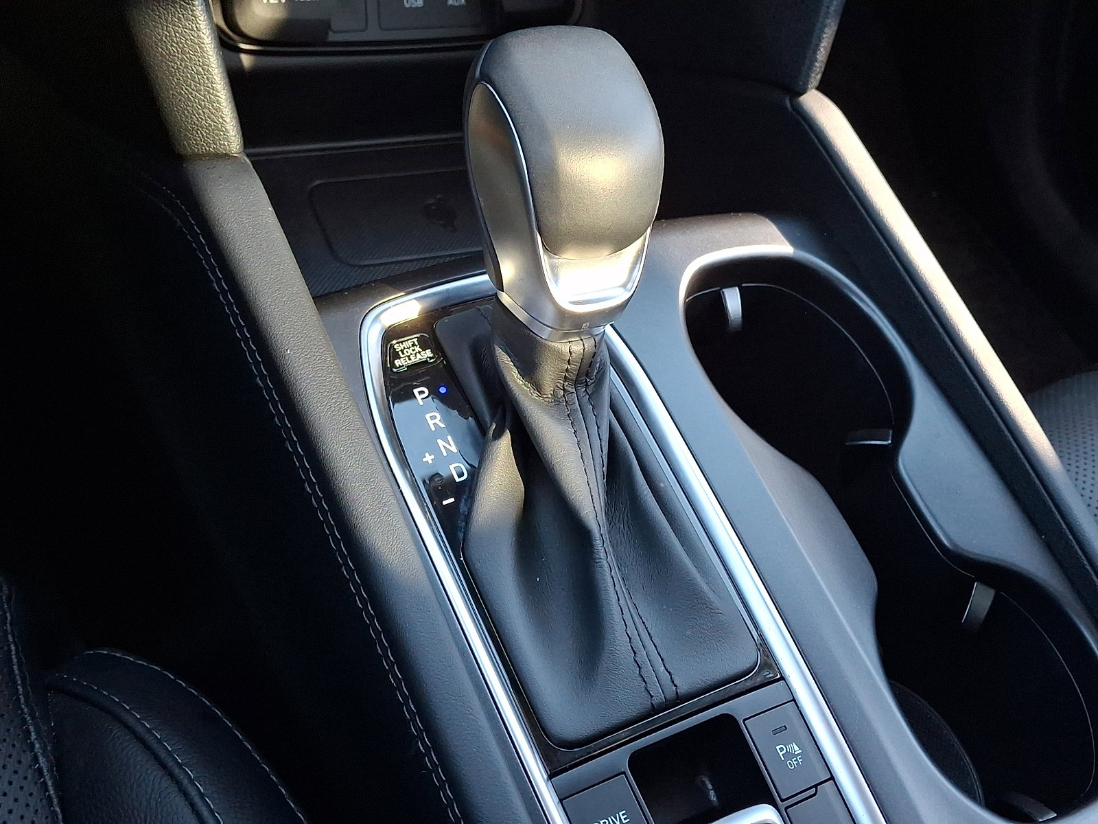 Used 2020 Hyundai Santa Fe Limited image 22