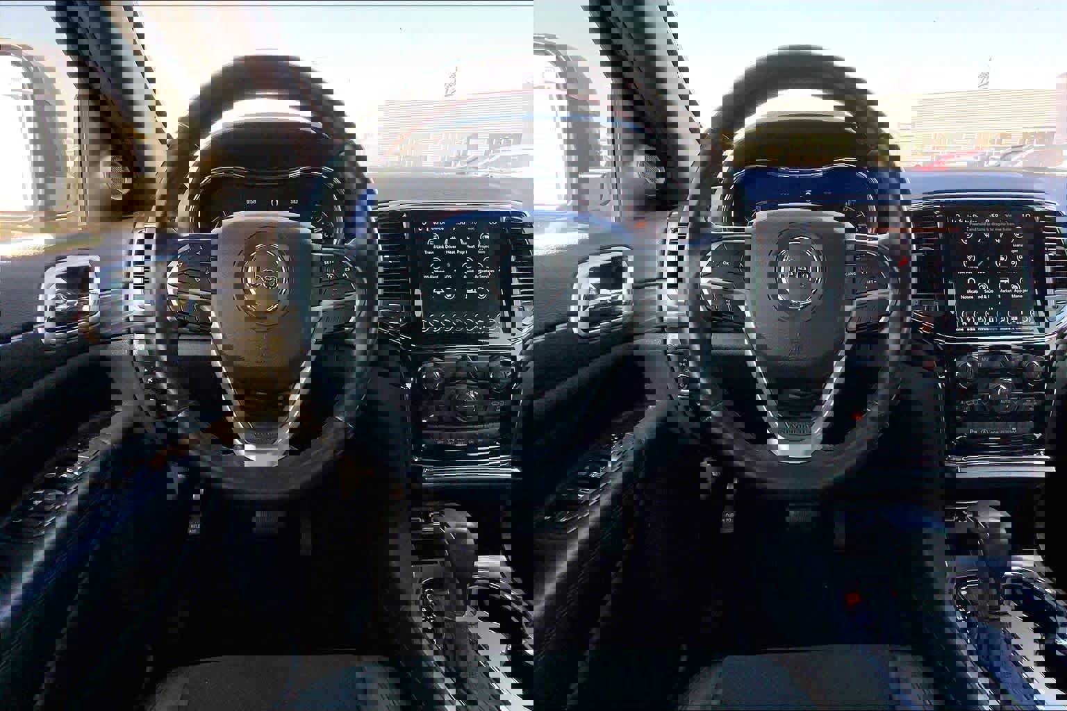 Used 2021 Jeep Grand Cherokee Laredo X image 6