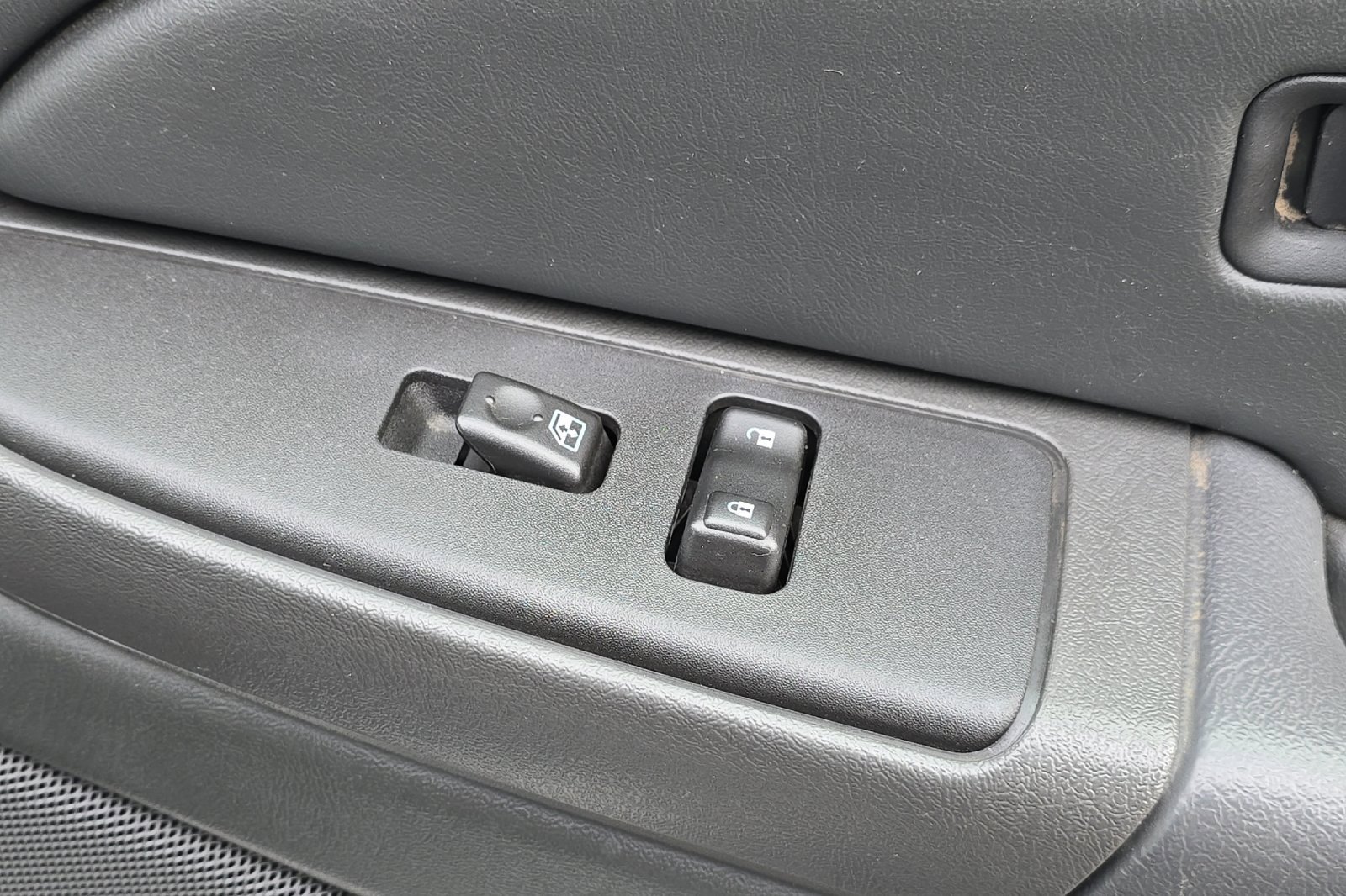 Used 2006 Chevrolet Silverado 2500 LT w/ Heavy-Duty Power Package image 20