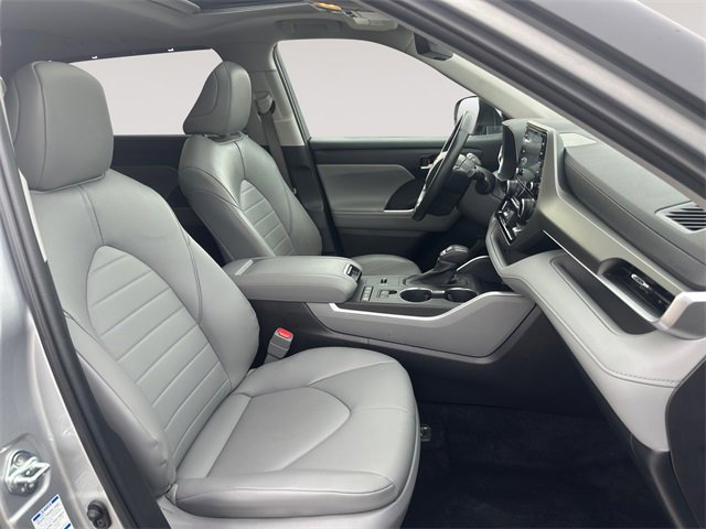 Used 2022 Toyota Highlander XLE image 15