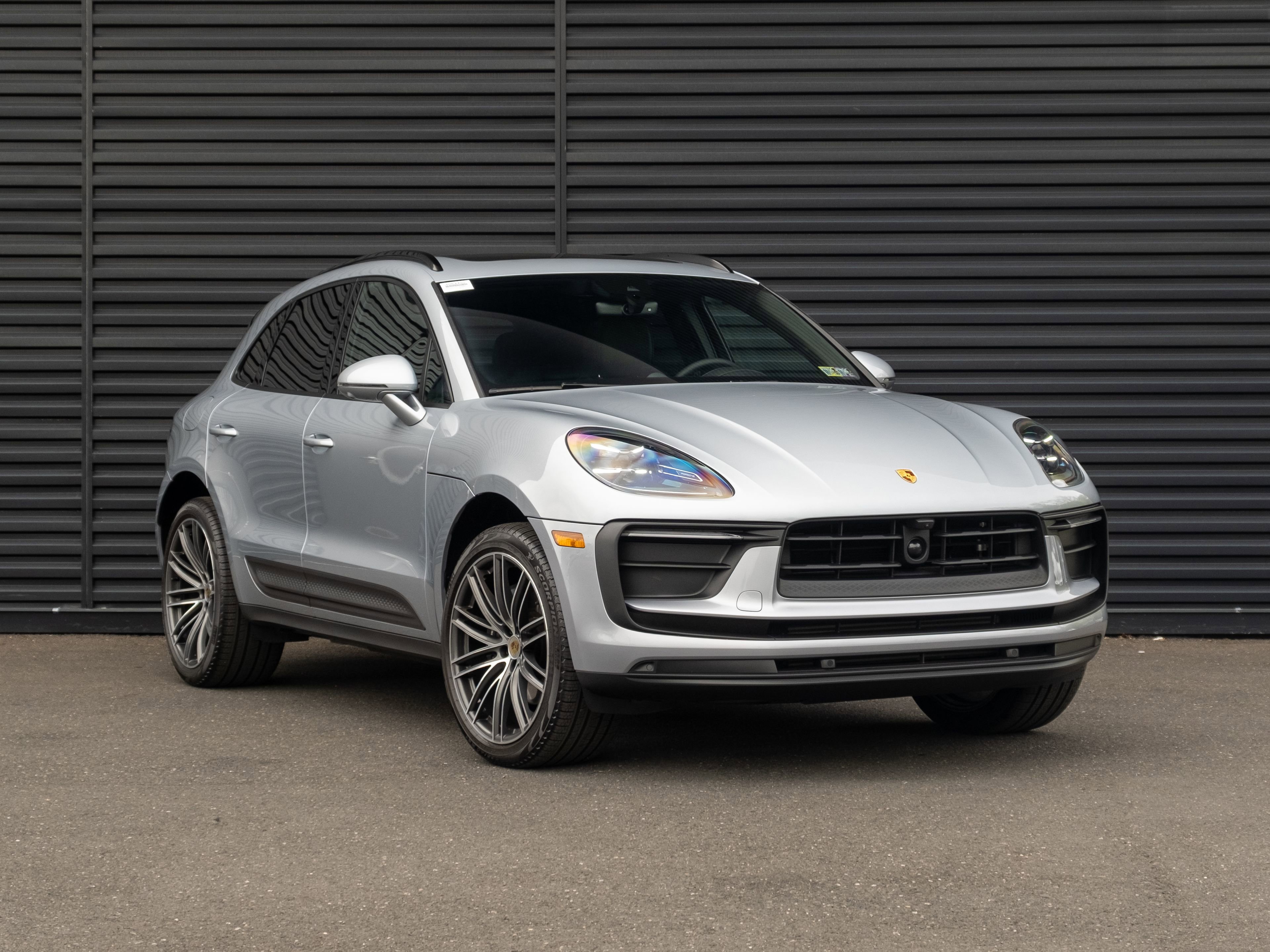 Certified 2026 Porsche Macan AWD/4WD image 10