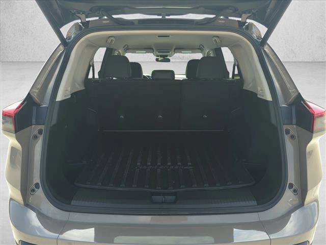 Used 2026 Nissan Rogue SV image 6