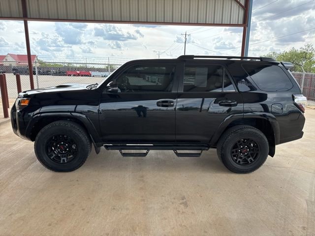 Used 2021 Toyota 4Runner TRD Off-Road Premium w/ Moonroof Package AWD/4WD image 4