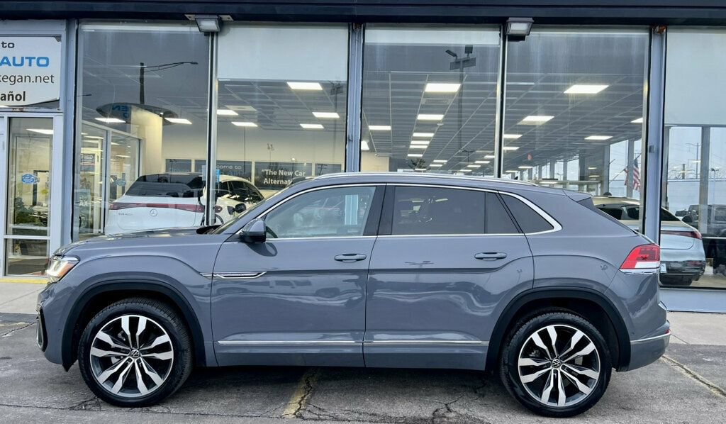 Used 2023 Volkswagen Atlas Cross Sport SEL Premium R-Line AWD/4WD image 29