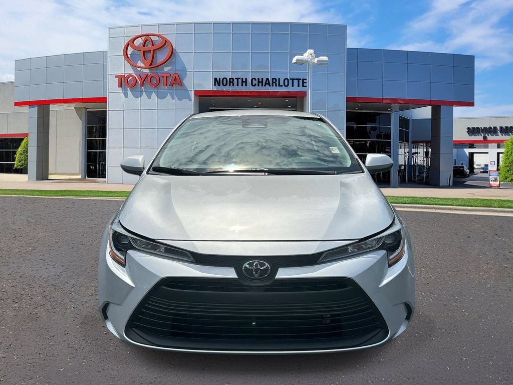 Used 2023 Toyota Corolla LE FWD image 3