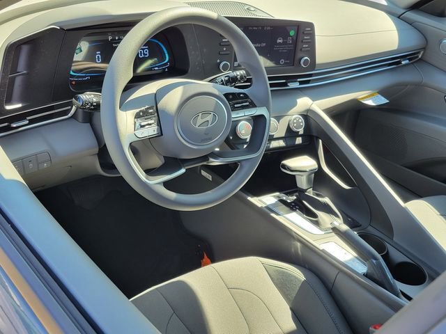 New 2026 Hyundai Elantra SE w/ Cargo Package image 3