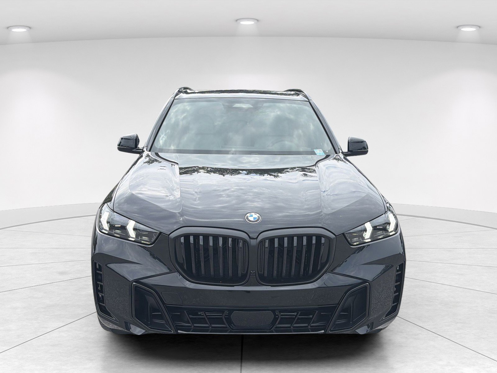 New 2026 BMW X5 xDrive40i w/ M Sport Package AWD/4WD image 2