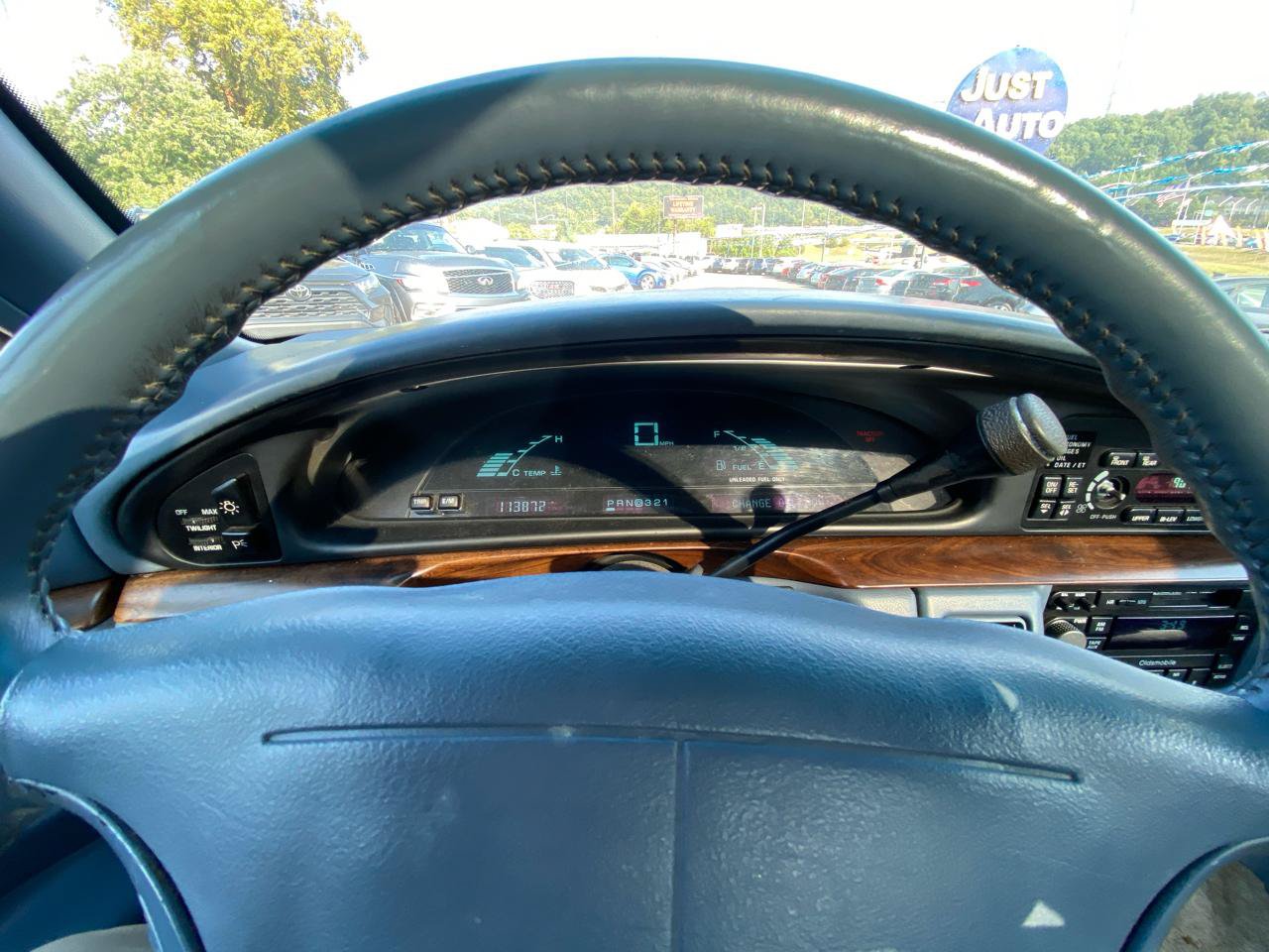 Used 1995 Oldsmobile Ninety-Eight Regency Elite FWD image 12